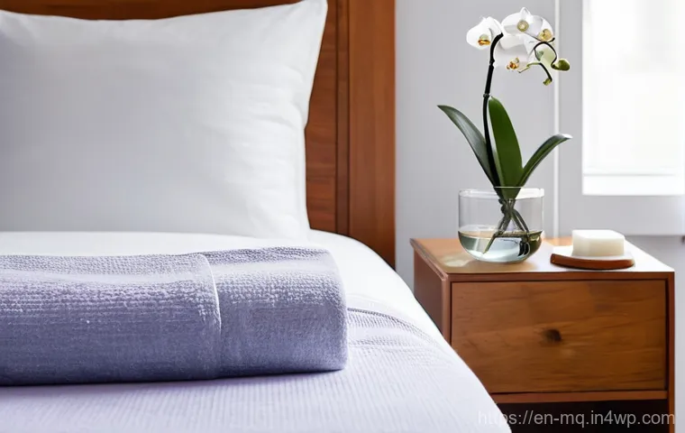 컬러테라피가 주는 마음의 평화 - **Prompt:** A serene and minimalist bedroom bathed in soft, diffused morning light. The walls are pa...